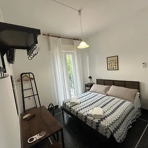hotel-la-pineta-cogoleto.hotelitalianriviera.com/